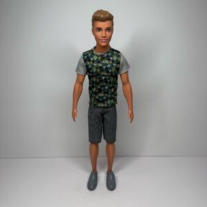 Barbie Fashionistas Ken Fashion Doll Blue Eyes Molded Hair DWK45 Mattel Toy